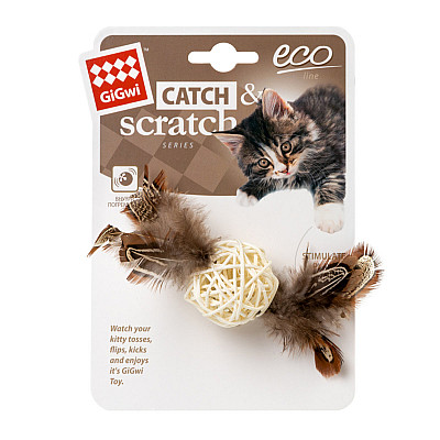 Іграшка для котів Плетений м'ячик з дзвіночком і пір'ям GiGwi Catch&scratch перо, дерево, 13 см